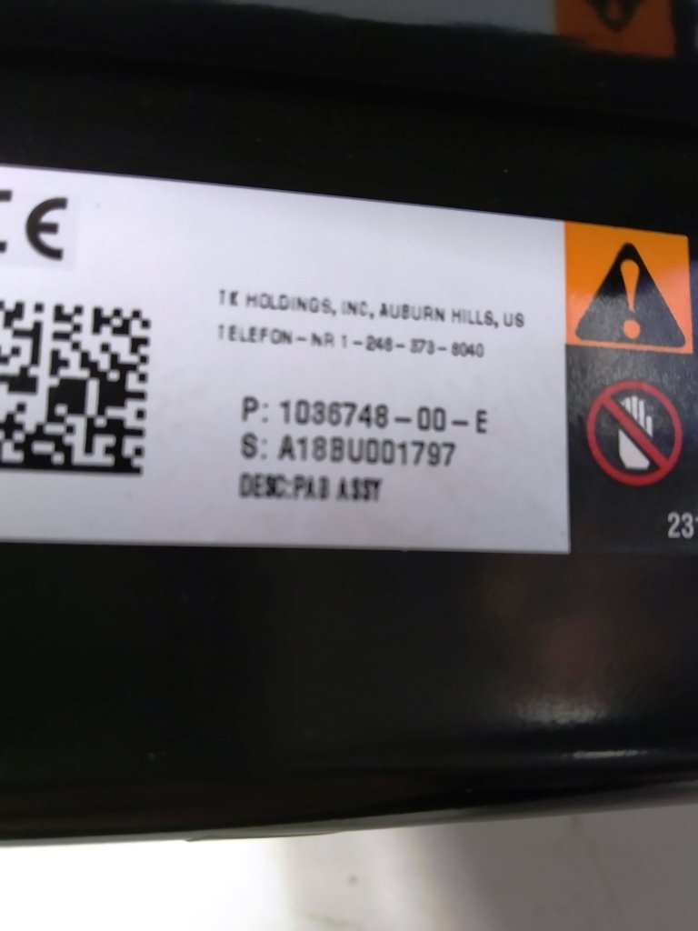 7 Passagerarkrockkudde (dash) Tesla modell X 1036748-00-F